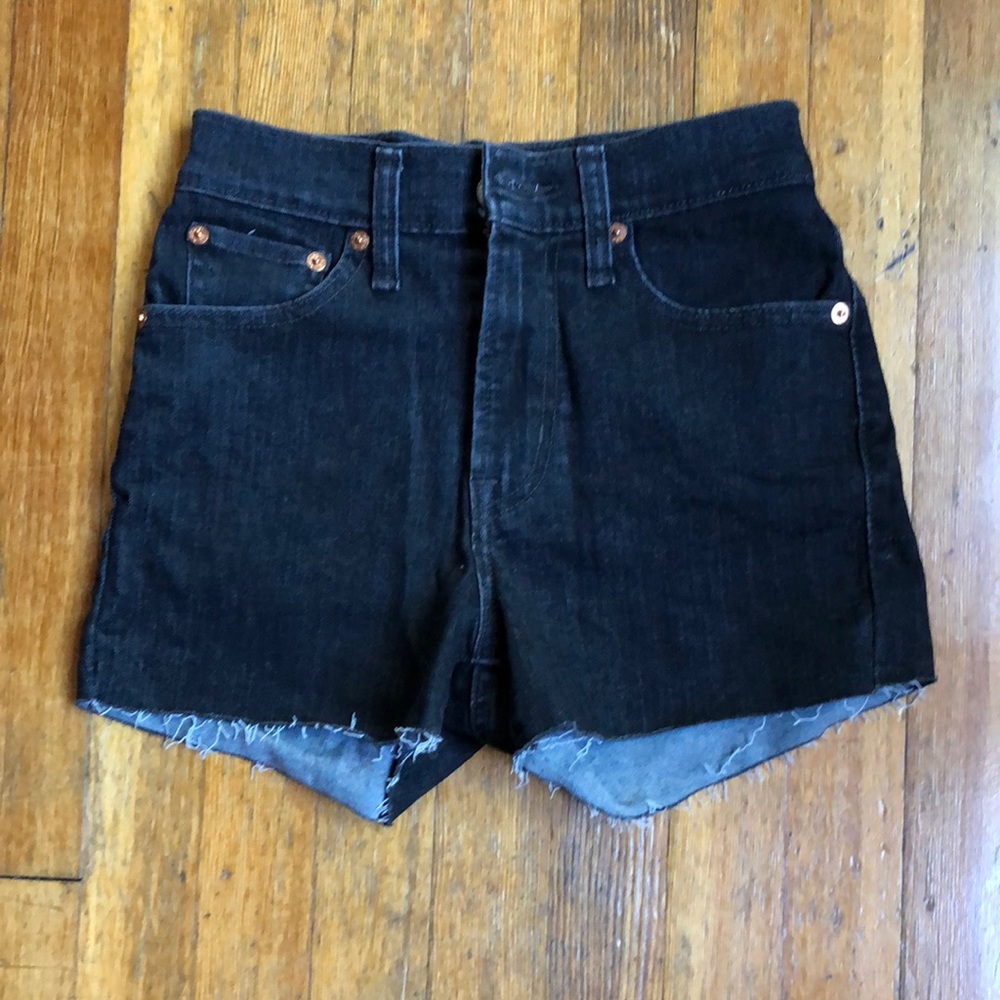 Levi’s High Rise Shorts 24